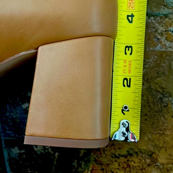 Journee Collection Haylinn Tan Zip up bootie- Tru Comfort Foam Insole- size 8.5 - Picture 11 of 13